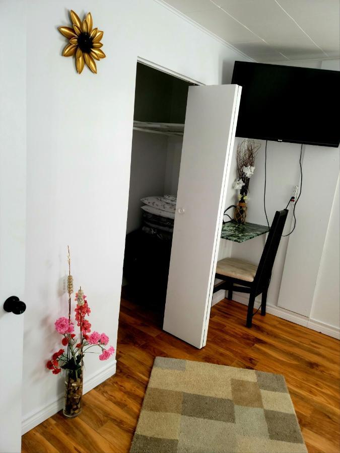 Downtown Apartment Next To Highway Netflix+Wifi Edmundston Exterior photo